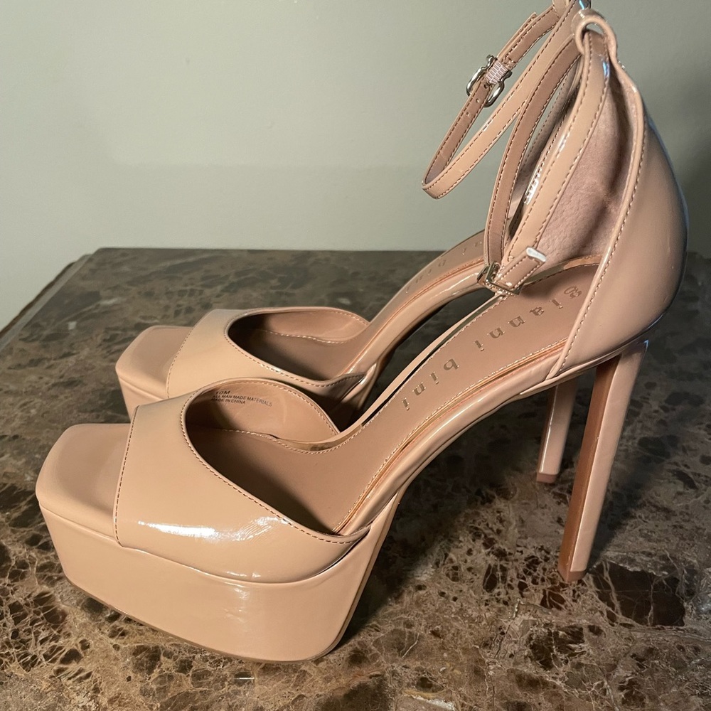 Dillard’s Gianni Bini Tan Patented Platform High Heel